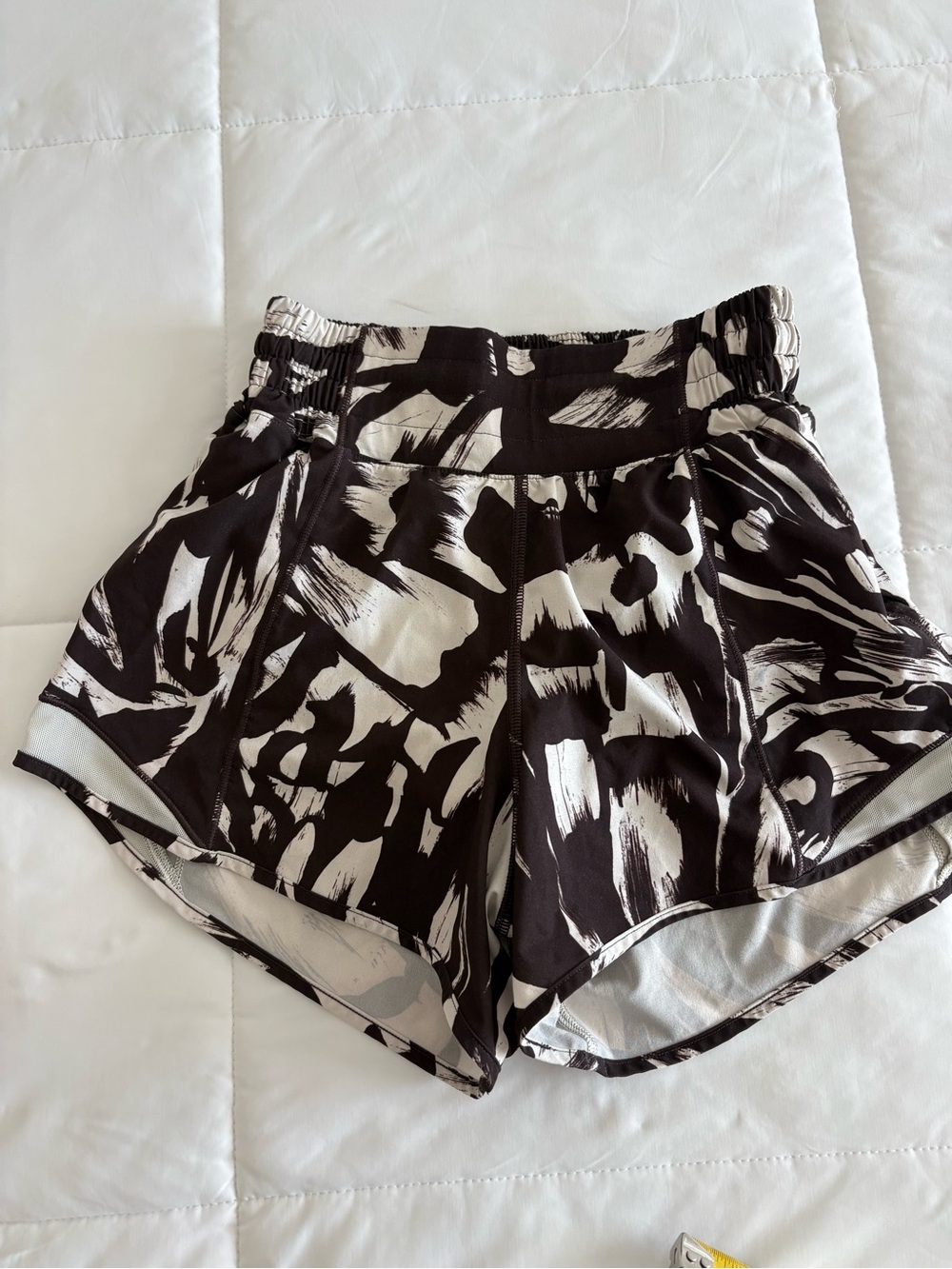 lululemon athletica brown and cream Brushstroke Athletic Shorts